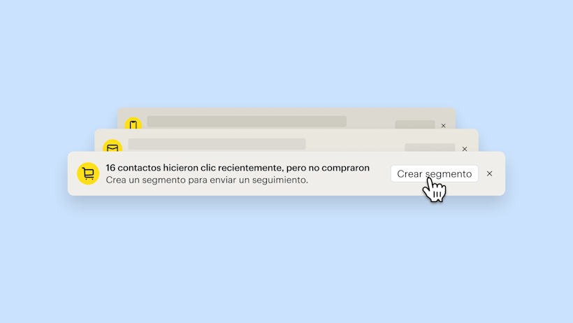 Ventana emergente de notificación que muestra "16 contactos hicieron clic recientemente pero no han comprado" con un botón "Crear segmento" y un puntero de cursor